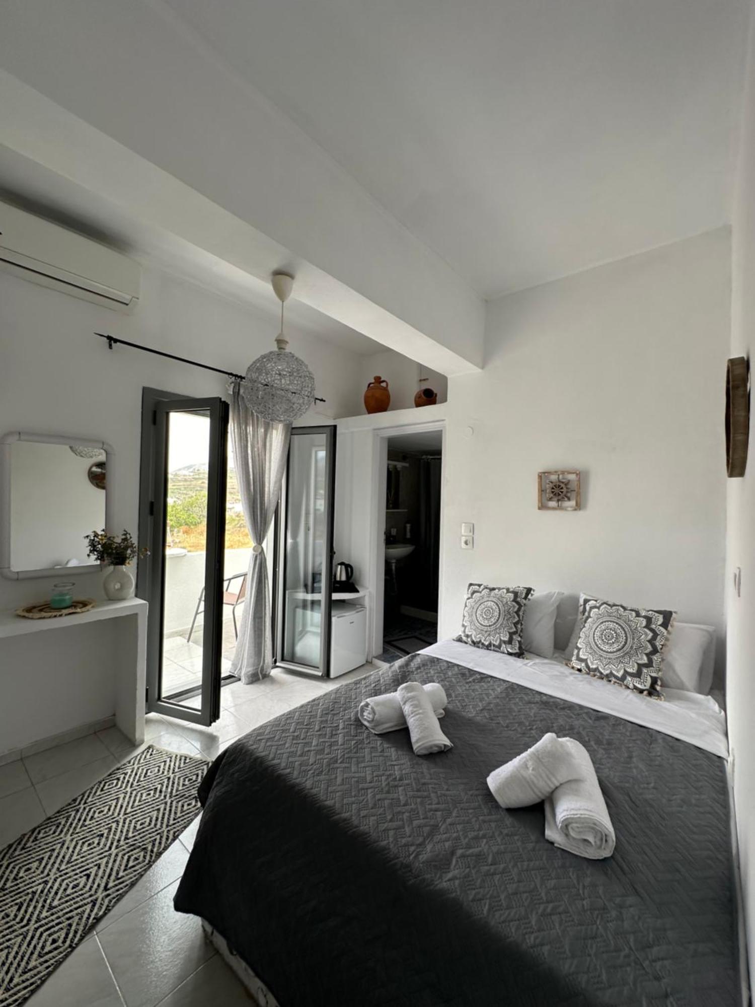 Nicole Rooms Santorini Vóthon Екстериор снимка